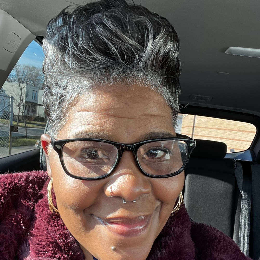Meet your Posher, Cynthia